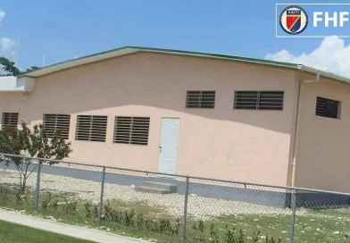 Violences des gangs : Désolation et condamnation après l’incendie du centre Fifa goal